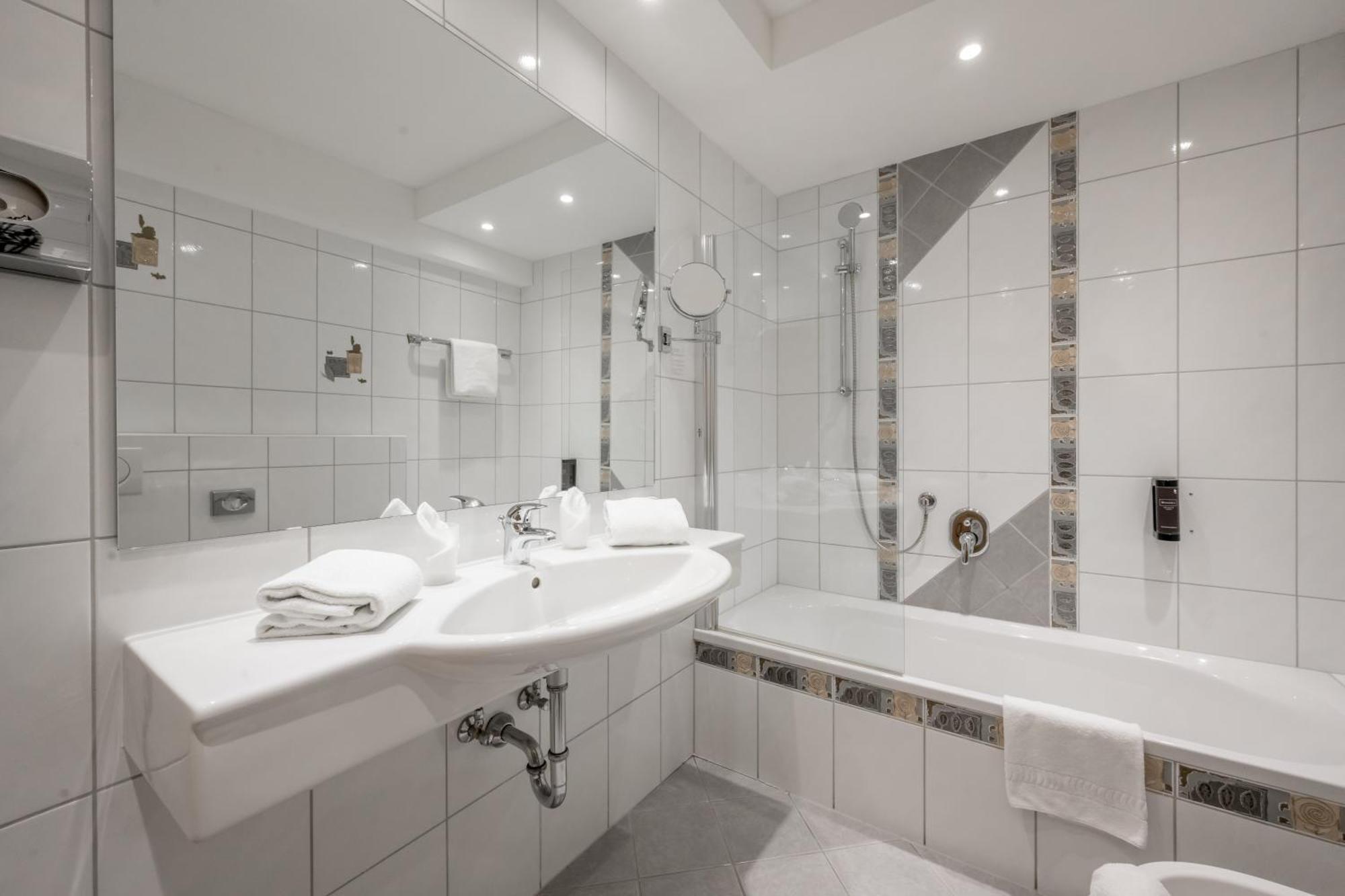 Hotel Zum Gourmet Seefeld w Tirolu Pokój zdjęcie
